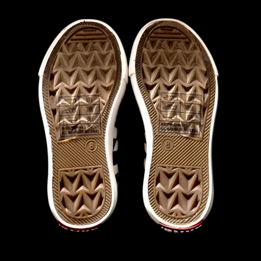White Converse Low-Top Chuck Taylor Sneakers in Unisex Size 10 – Classic Style - Picture 2 of 7
